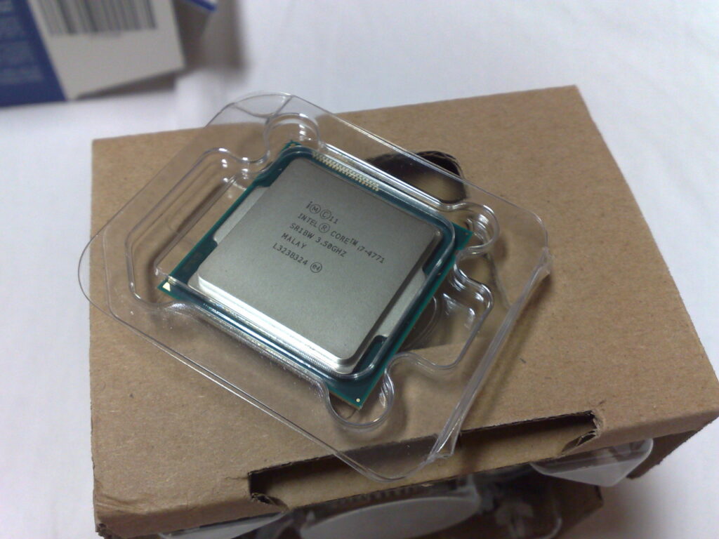 Intel Haswell i7-4771 processor with integrated HD Graphics 4600 (GT2) graphics card
