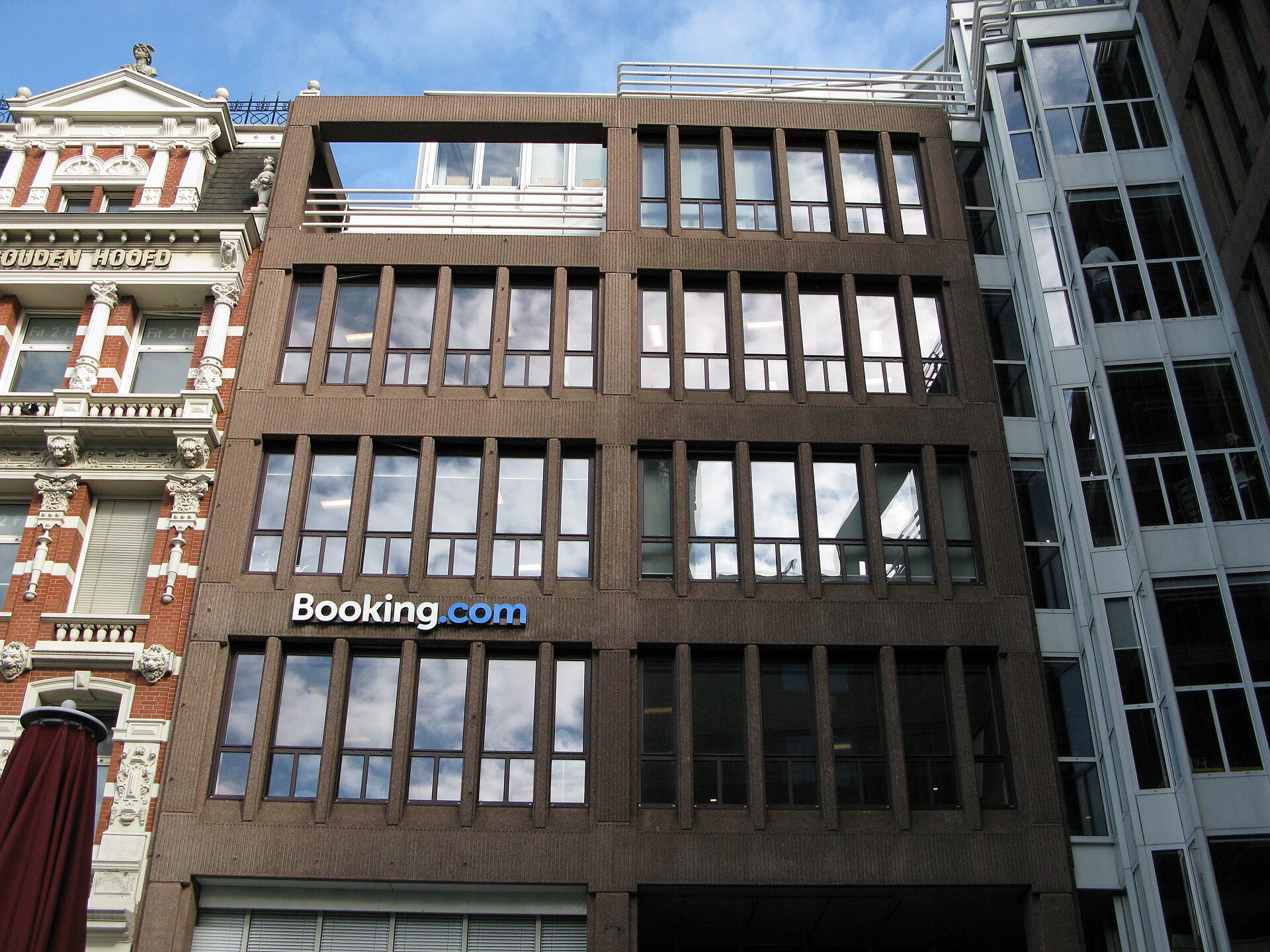 1920px-Booking.com_Headquarters2 Booking